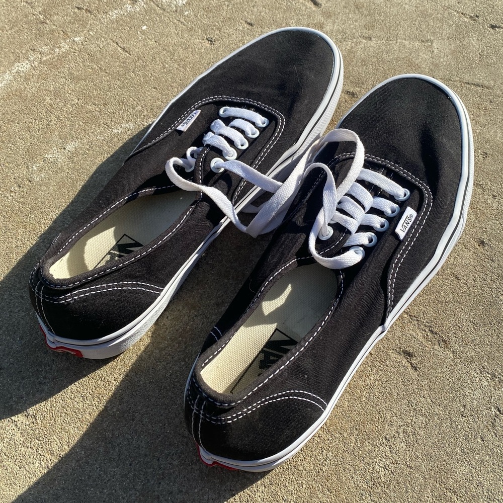 Black Low Top Vans White Stitching